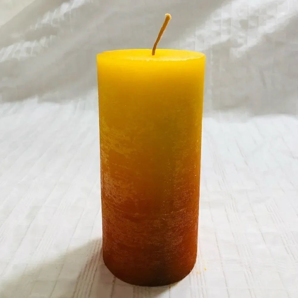 Handcrafted Timber Scented Candle (Orange/Yellow)‎